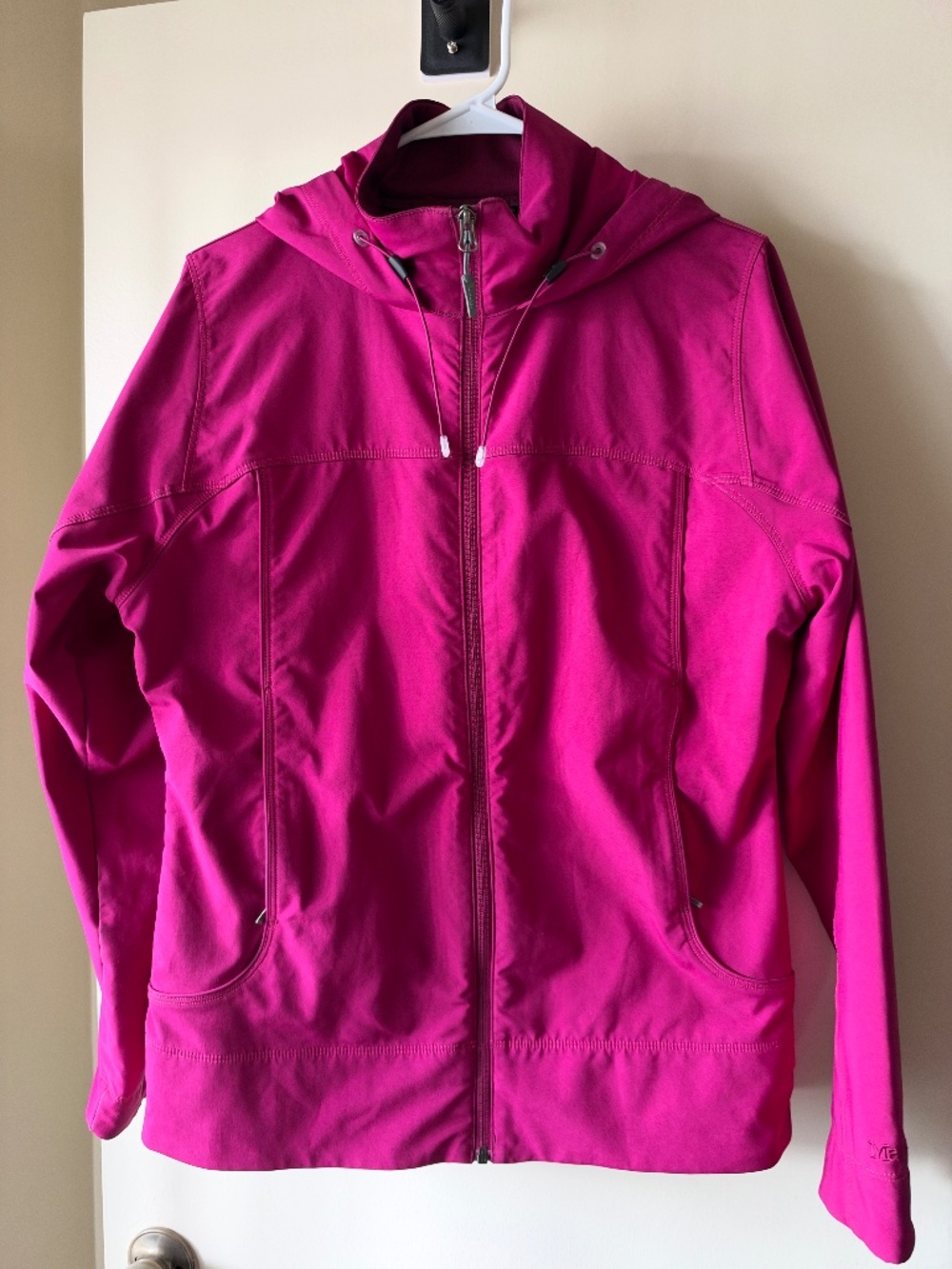 Marmot Women's Fuchsia Hooded Softshell Jacket Windbreaker - Size Large